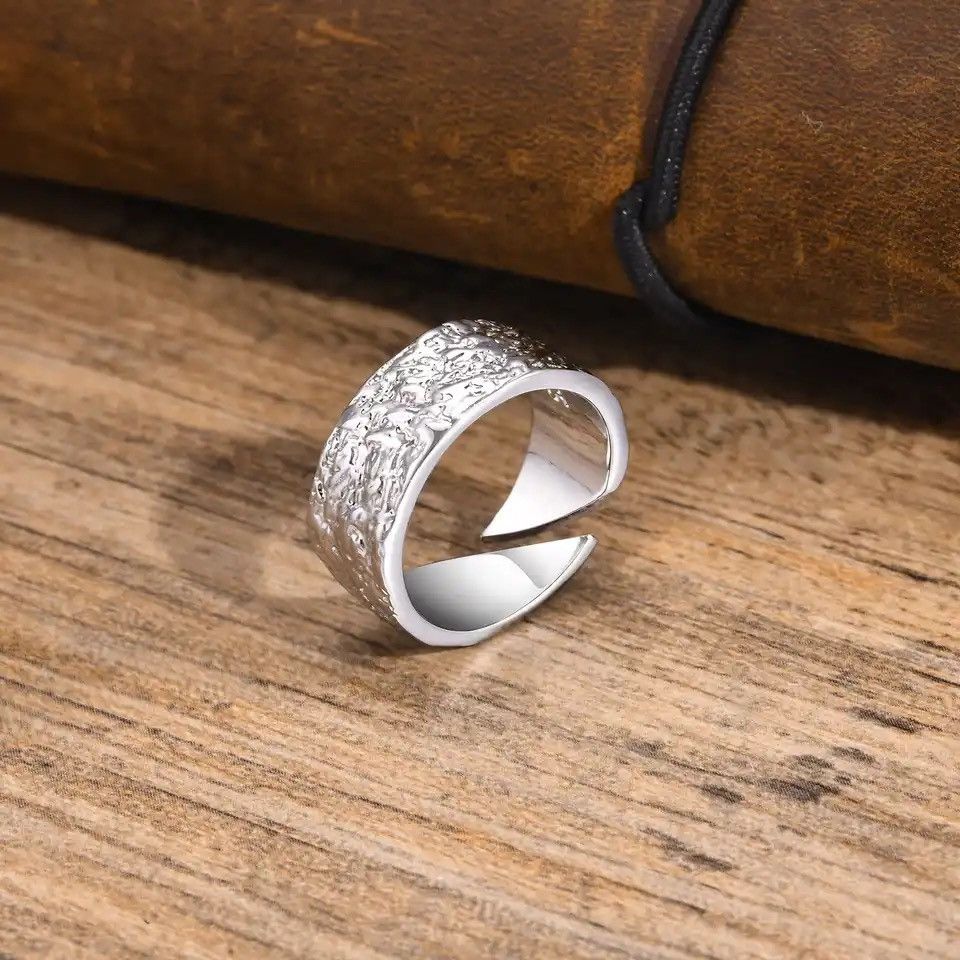Other Hammered Wedding Ring Size ONE SIZE - 1 Thumbnail