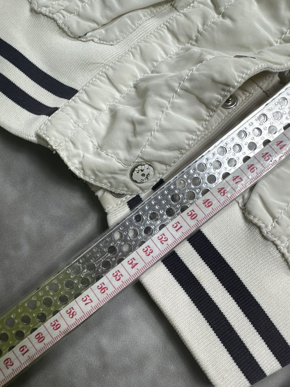 Moncler Moncler bomber cropped avant ga y2k Jacket – Cream – Size S Size S / US 4 / IT 40 - 7 Thumbnail