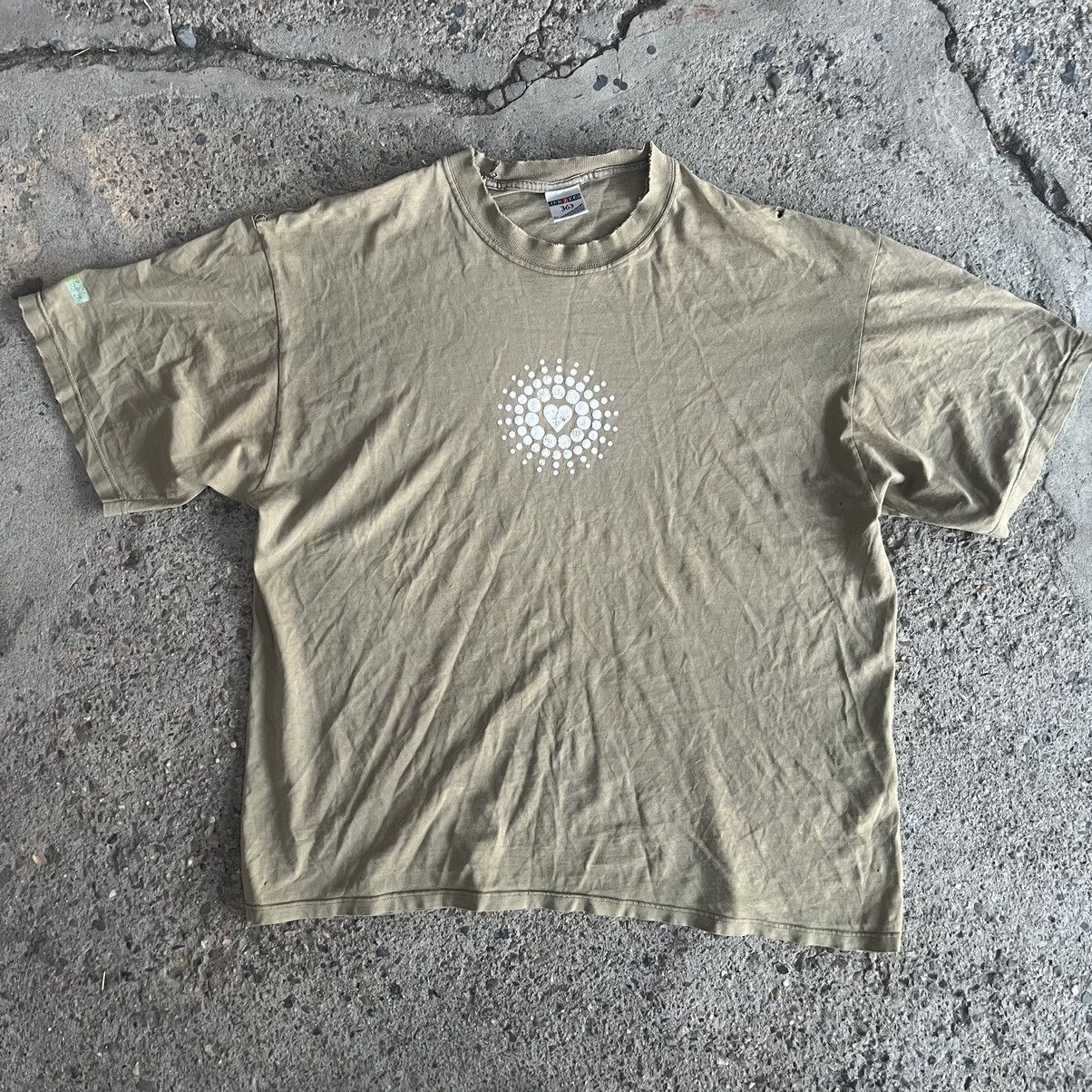 Keith Haring × Vintage Heart T-Shirt Distressed Beige graphic tee Size US XL / EU 56 / 4 - 1 Thumbnail