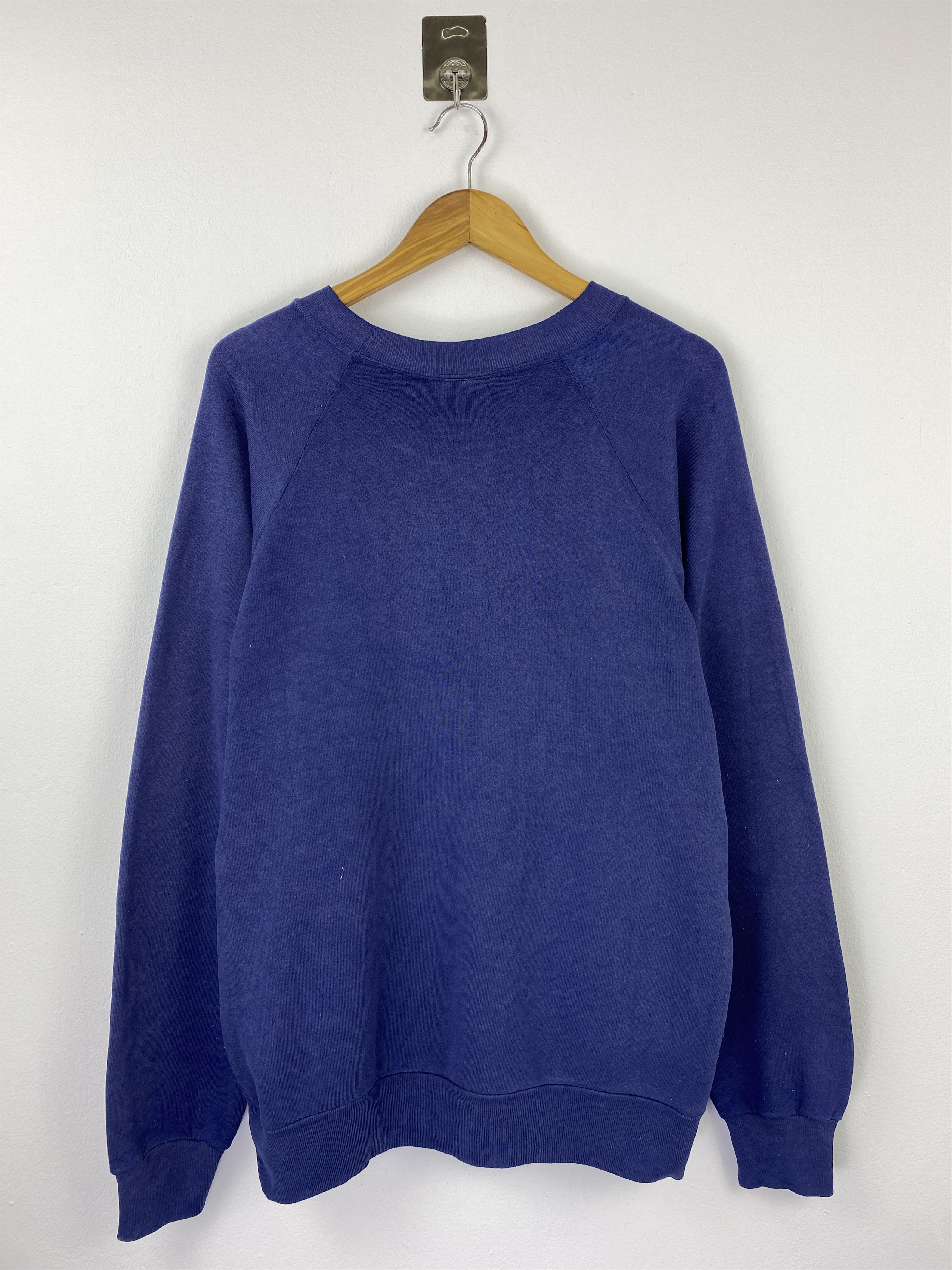 Vintage Vintage 90s UCLA Big Logo Spell Out Sweatshirt SH0437 Size US L / EU 52-54 / 3 - 3 Thumbnail