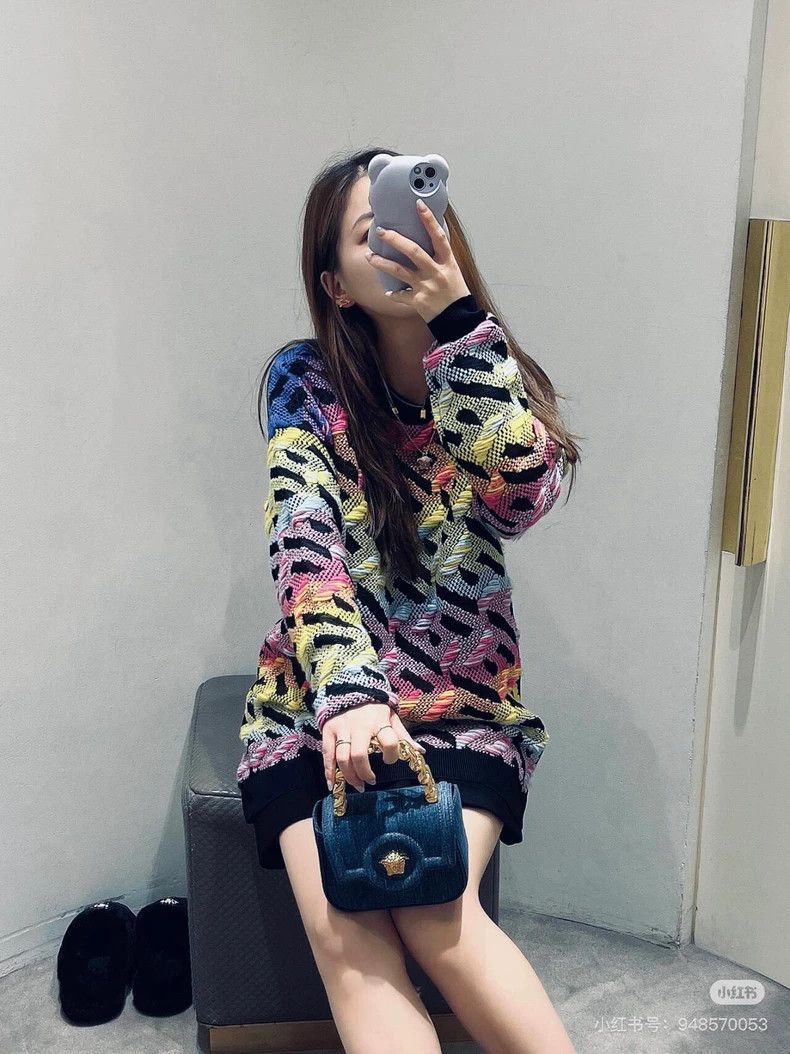 Other Versace Geometric colored printed pullover sweater Size L / US 10 / IT 46 - 3 Thumbnail