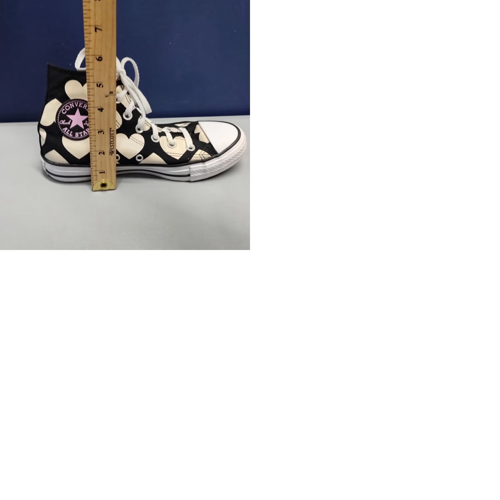 Converse Converse Chuck Taylor High Top Sneakers Womens Size 7 Black Multi Twisted Hearts - Size 7 Womens Converse High Top Sneaker Black Multi Twisted Hearts Size M / US 6-8 / IT 42-44 - 11 Thumbnail