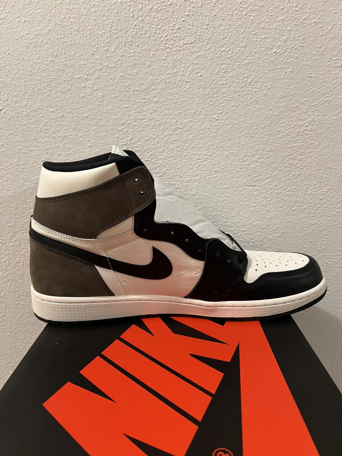 Jordan Brand × Nike Jordan 1 Dark Mocha Size US 14 / EU 47 - 4 Thumbnail