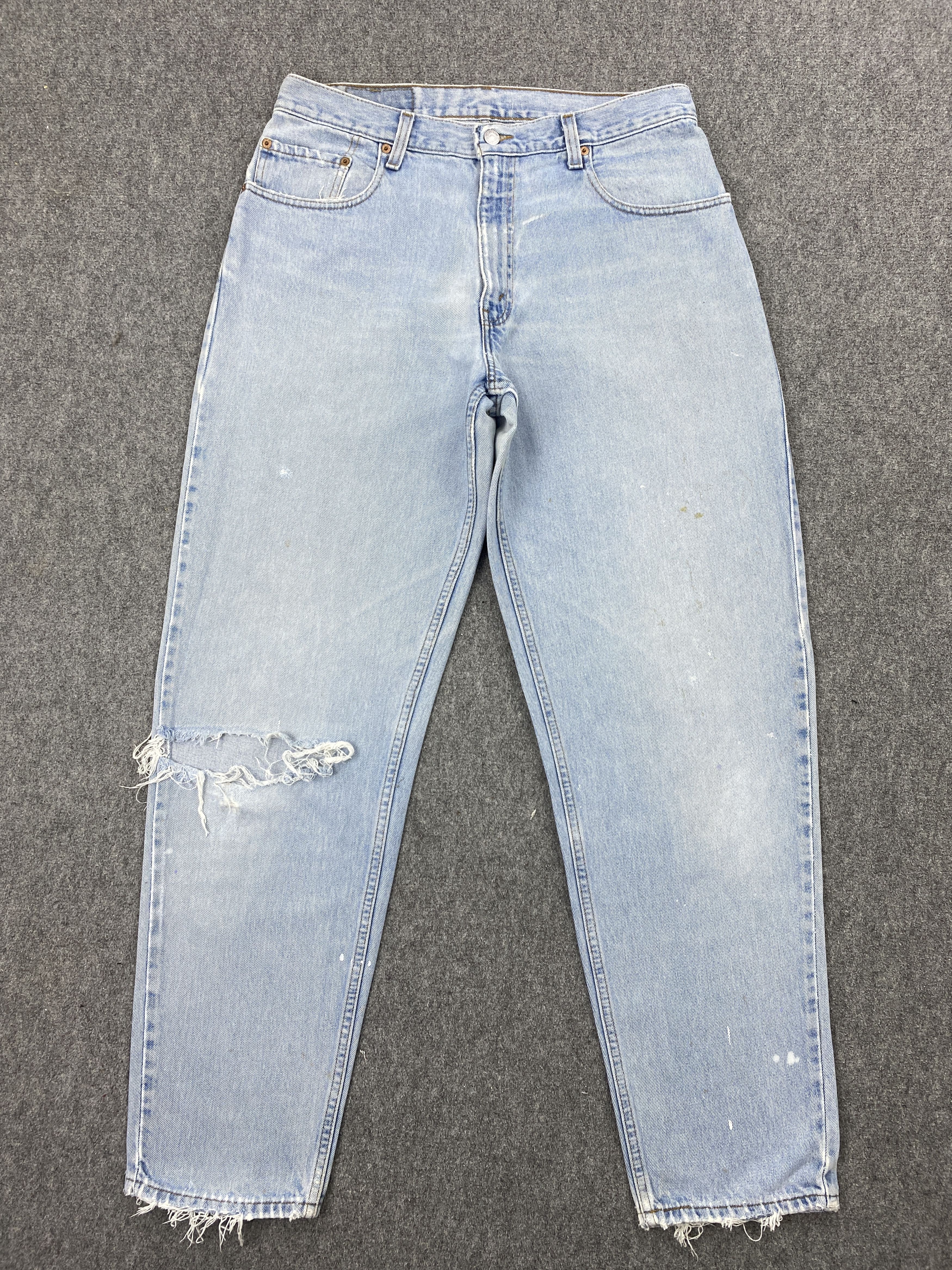 Levi's × Vintage Distressed Vintage 90s Levis 560 Light Wash Jeans DP2323 Size US 33 - 1 Thumbnail
