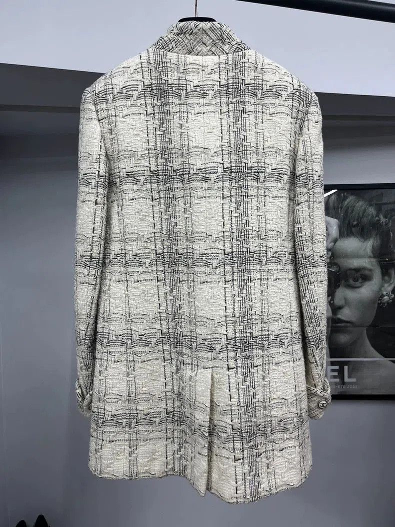 Chanel Chanel Black and White Plaid Woven Long Coat. Size US M / EU 48-50 / 2 - 3 Thumbnail