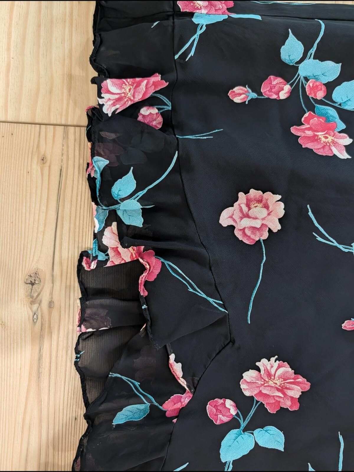 Evan Picone Evan Picone Black Top And Skirt with Pink Floral Accent Size 34" / US 12 / IT 48 - 4 Thumbnail