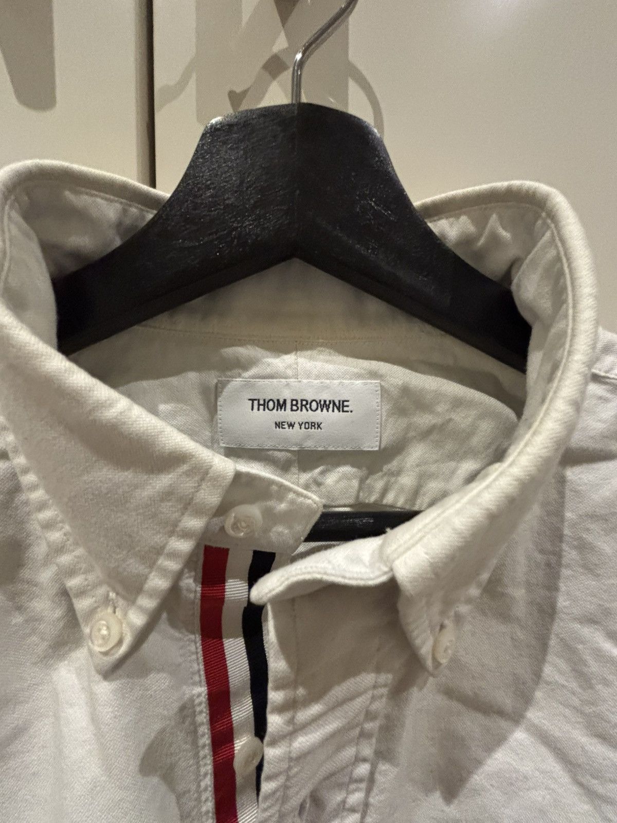 Thom Browne Thom Browne Signature Grosgrain Shirt White Size US XL / EU 56 / 4 - 2 Thumbnail
