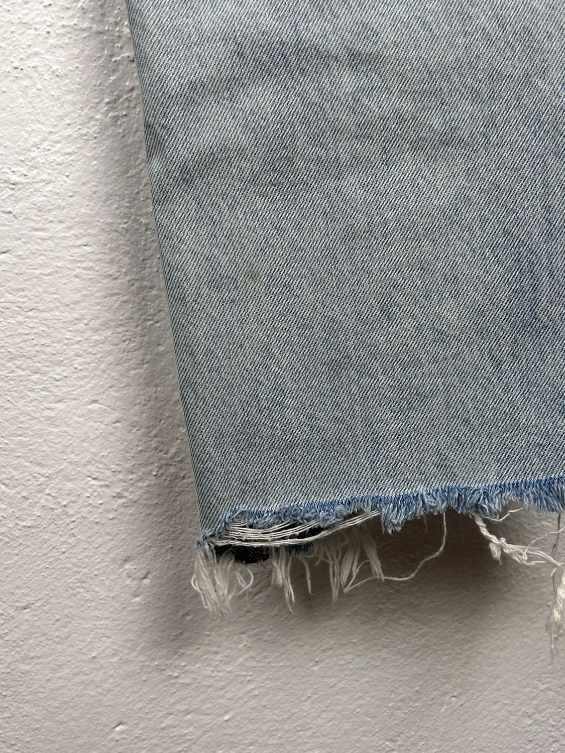 Alexander Wang Alexander Wang Light Wash Raw Hem Jeans Size 26 Size 26" / US 2 / IT 38 - 9 Thumbnail