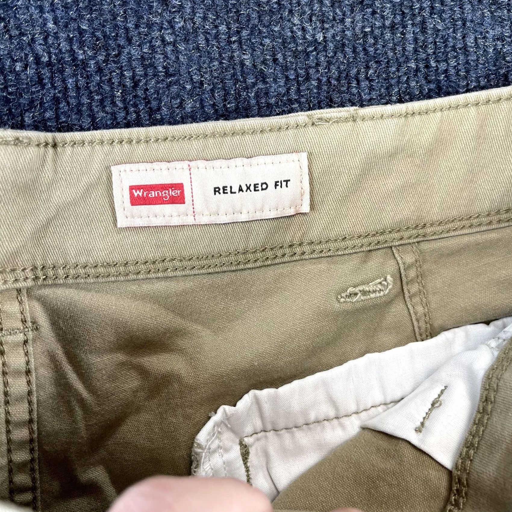 Wrangler VINTAGE: Wrangler Cargo Shorts Mens 36 Beige Stretch Relaxed Fit Casual Pockets Workwear Size US 36 / EU 52 - 2 Thumbnail