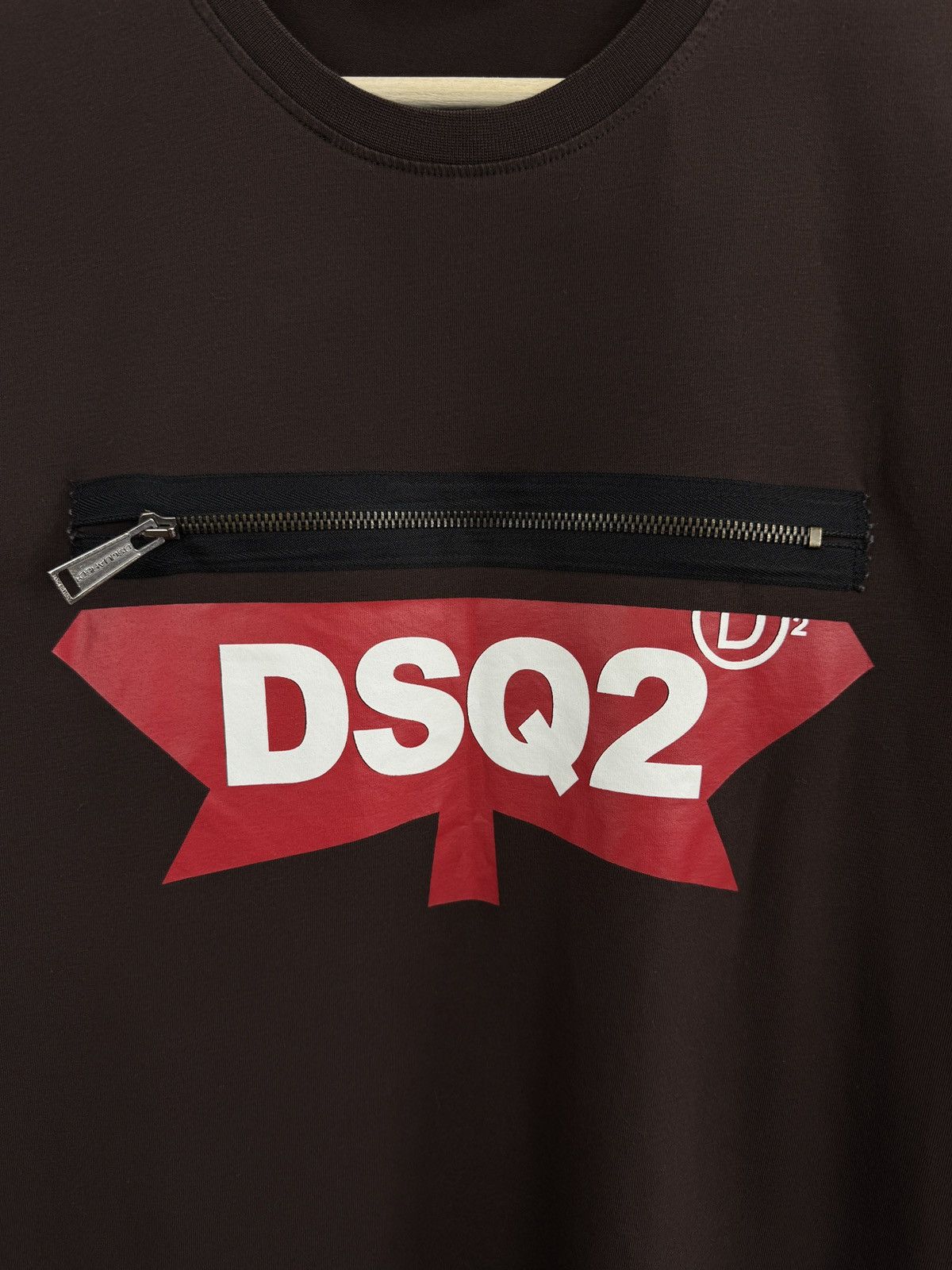 Dsquared2 🇮🇹 Y2K Dsquared2 DSQ2 Print Zip Chest T-Shirt Made in Italy Size US S / EU 44-46 / 1 - 4 Thumbnail
