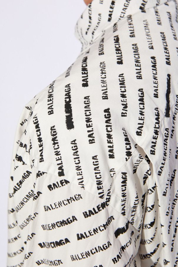 Balenciaga o1srvl11e0425 Stencil Allover Shirt Large Fit in White/Black Size US XS / EU 42 / 0 - 5 Thumbnail