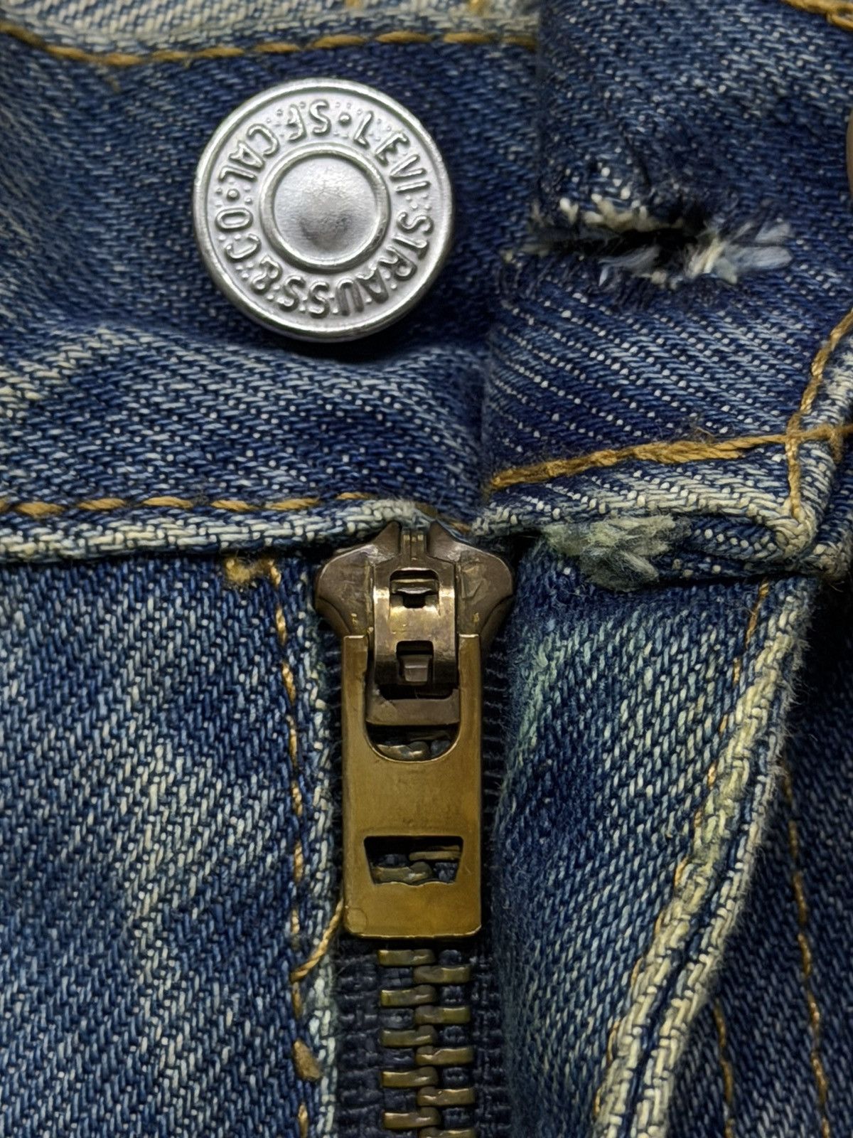 Levi's Vintage Levi’s 517 Denim Jeans | Relaxed Bootcut Fit | W34 Size US 34 / EU 50 - 10 Thumbnail