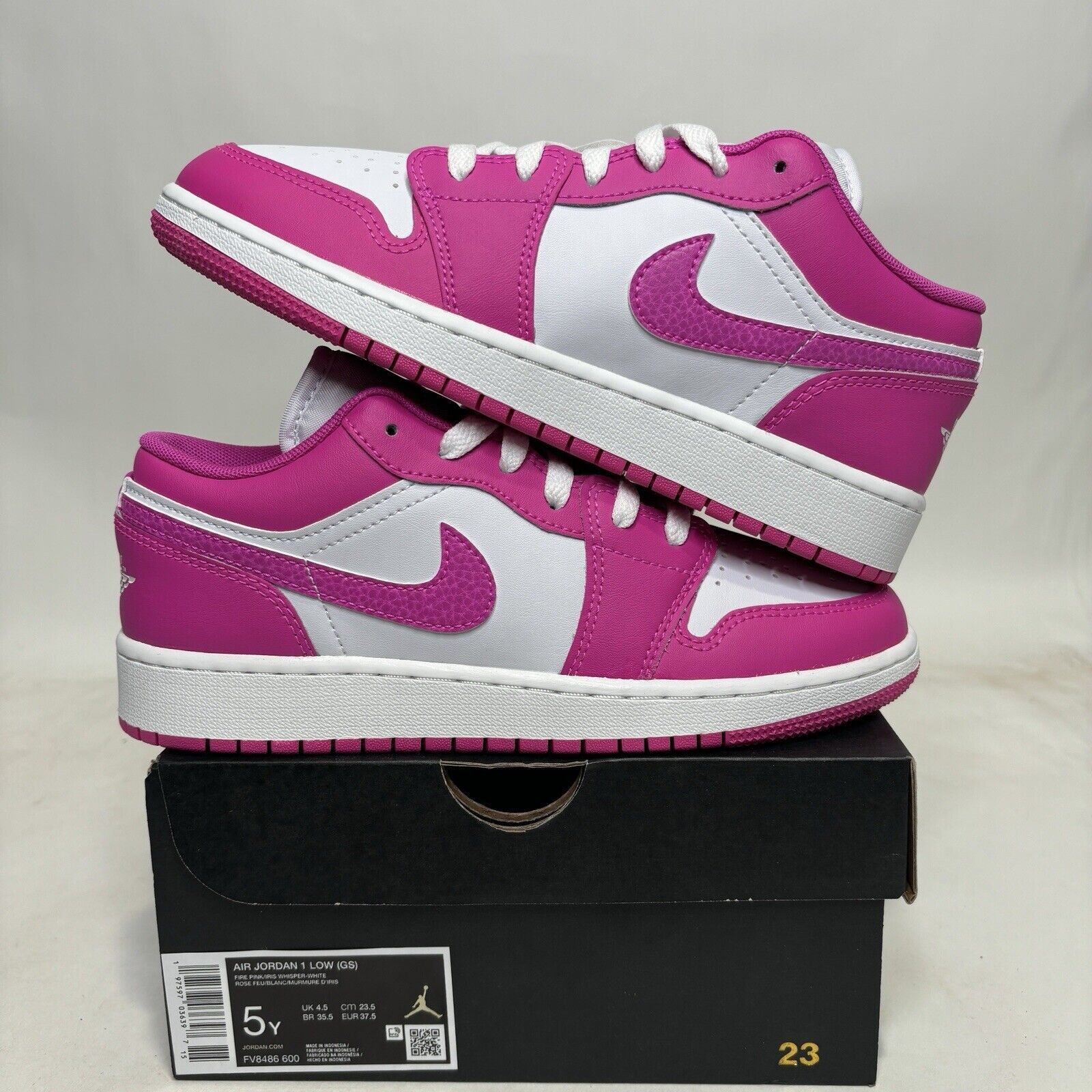 Nike Nike Air Jordan 1 Retro Low GS “Fire Pink/Barbie” 2024 Size US 6.5 / IT 36.5 - 1 Thumbnail