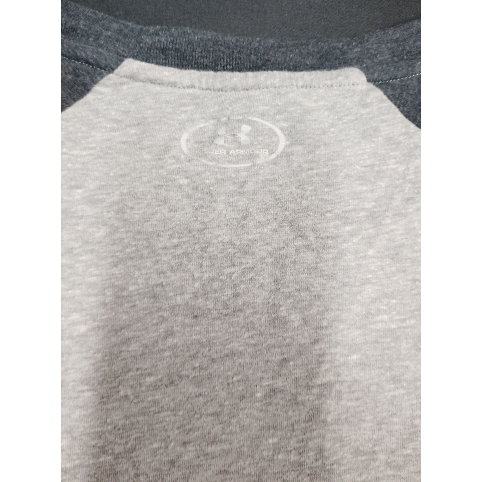 Under Armour Under Armour Light Gray w Navy Raglan Sleeves Long-Sleeve Size M / US 6-8 / IT 42-44 - 5 Thumbnail