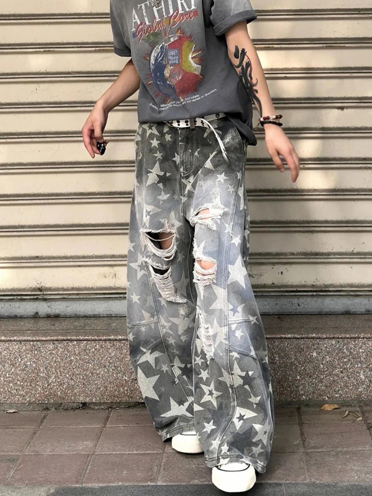 Other Gray Distressed Star Print Wide Leg Jeans, Baggy Fit Size US 30 / EU 46 - 2 Thumbnail