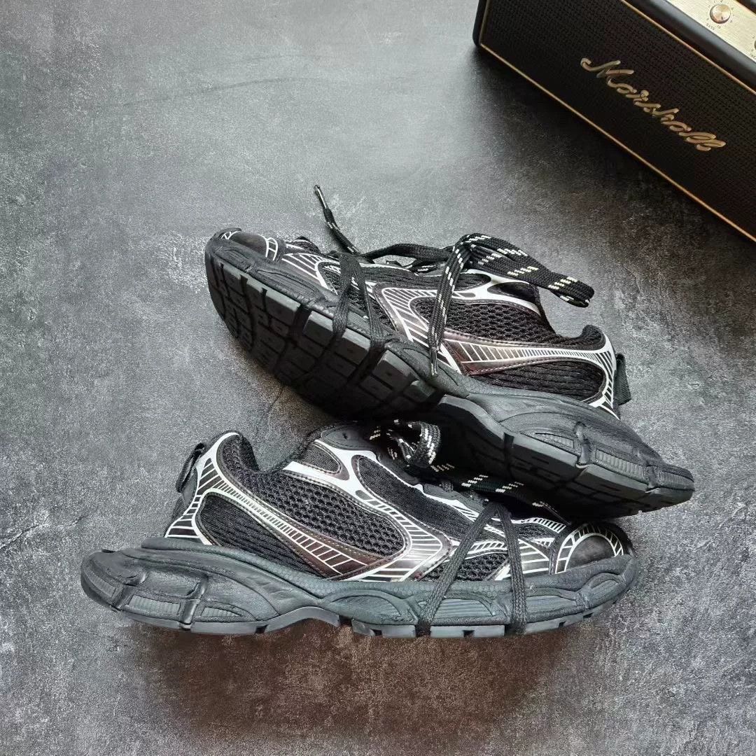 Balenciaga Balenciaga Silver Lowtop Sneakers XXXL Men Size US 10 / EU 43 - 1 Thumbnail