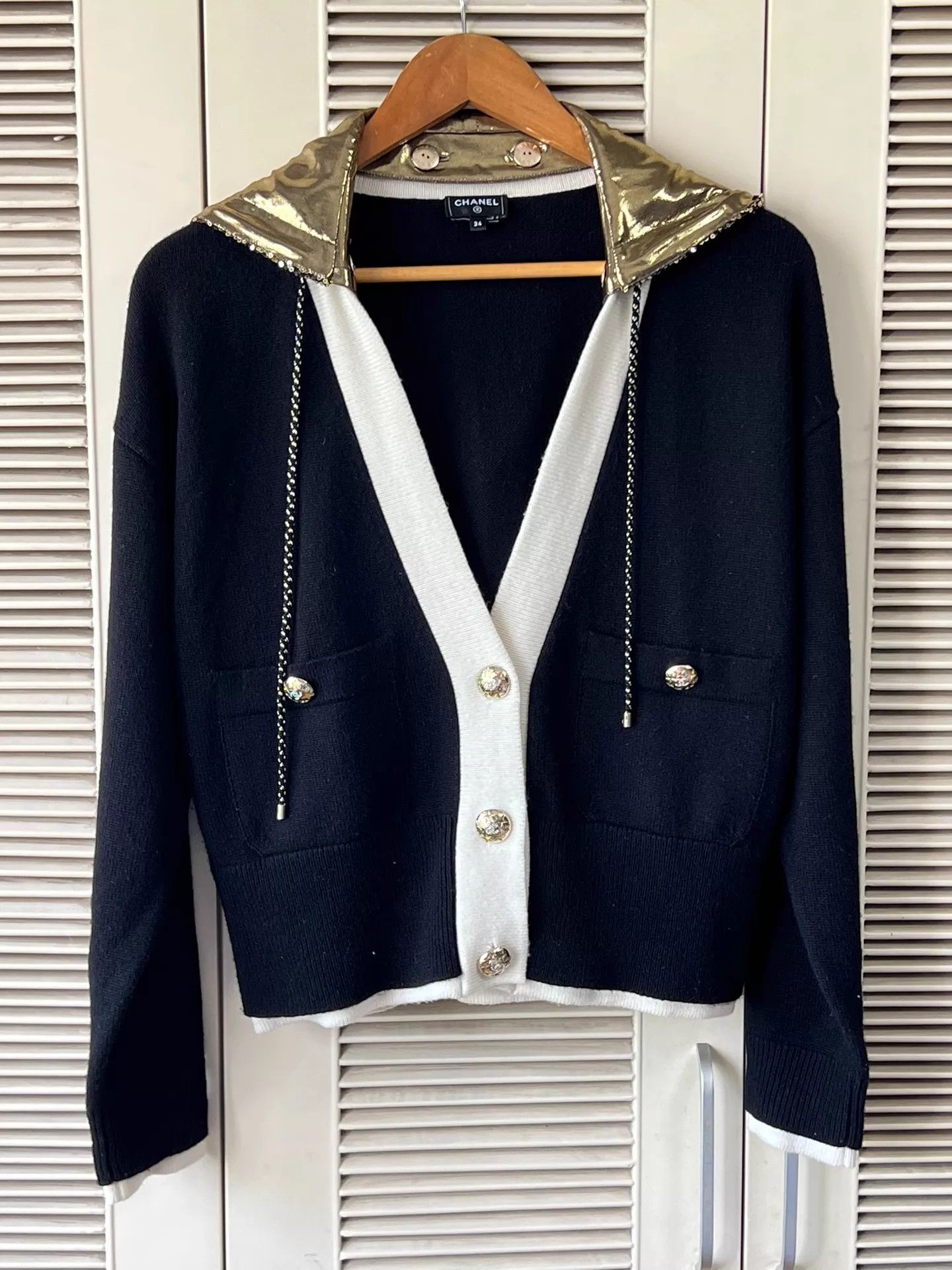 Chanel Chanel 24C 34 Cashmere Cardigan B&W w/ Glitter Hat Size XS / US 0-2 / IT 36-38 - 1 Thumbnail