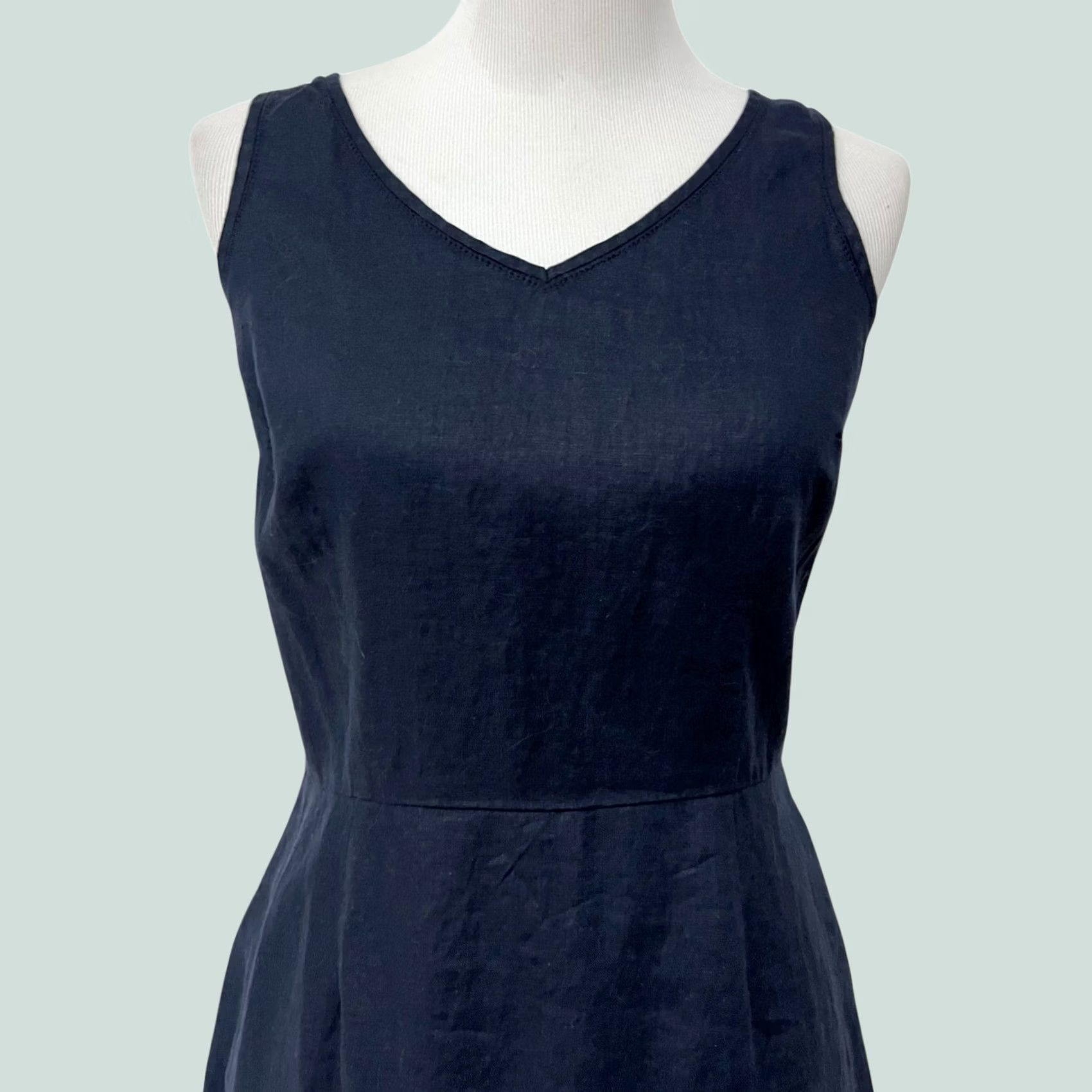 Eddie Bauer Eddie Bauer Linen Dress Navy Blue Sleeveless Knee-Length V-Neck Women’s Sz S Dress Women Sleeveless Navy Blue Linen Knee Length V-Neck S Eddie Bauer Size S / US 4 / IT 40 - 1 Thumbnail