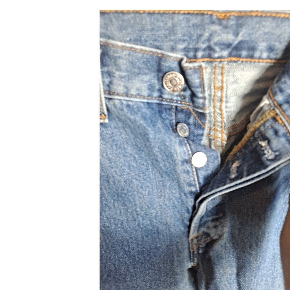 Levi's Levi's 501 Jeans Straight Leg Denim Light Wash Classic Fit W Size US 32 / EU 48 - 4 Thumbnail