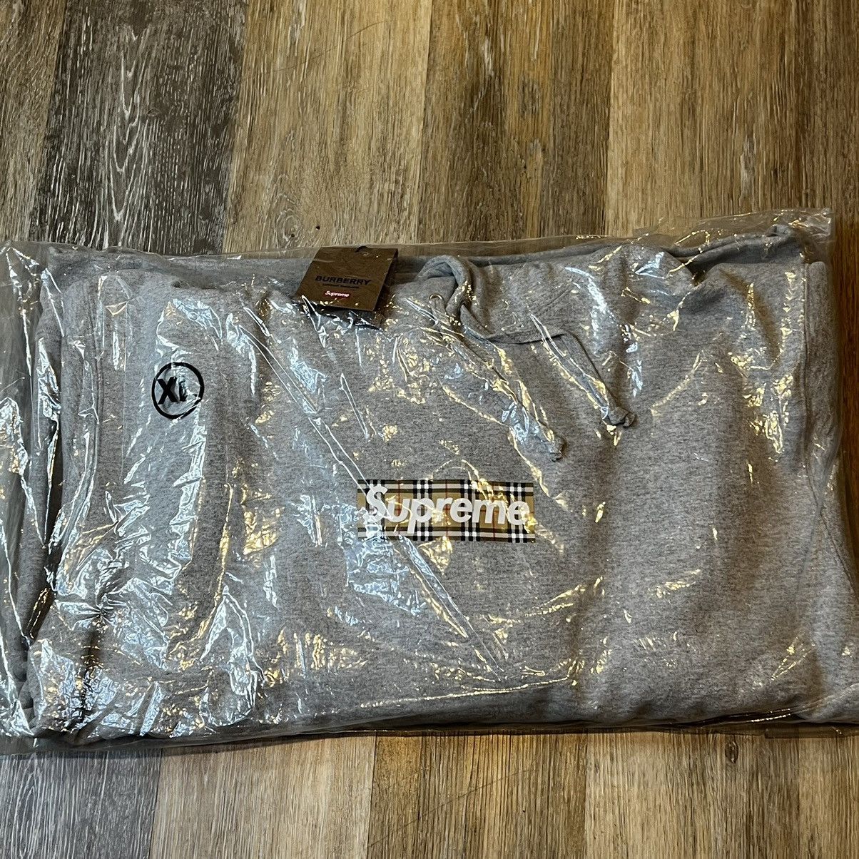 Supreme Supreme x Burberry Box Logo Hoodie Size US XL / EU 56 / 4 - 13 Thumbnail