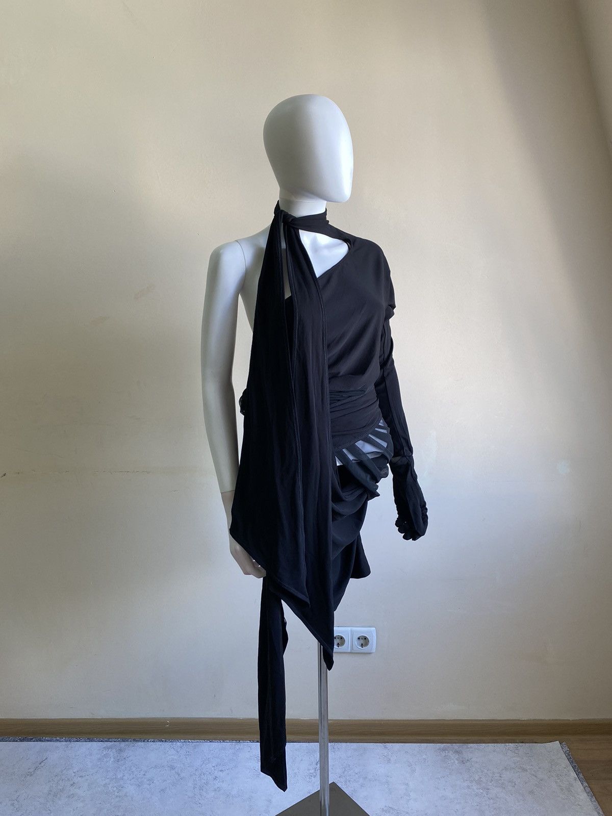 H&M × Mugler Mugler x H&M Knot-detail One-shoulder Black Dress Size XXL Size XXL / US 16-18 / IT 52-54 - 2 Thumbnail