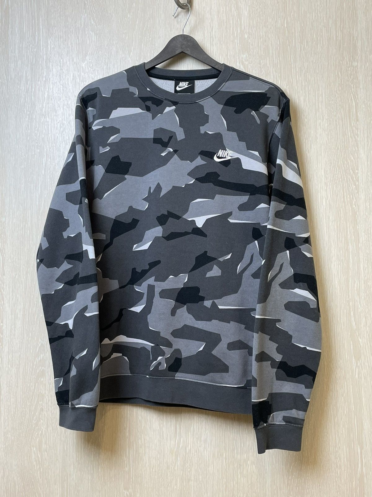 Nike Nike NSW Crawneck Camo Sweatshirt Size M Size US M / EU 48-50 / 2 - 1 Thumbnail