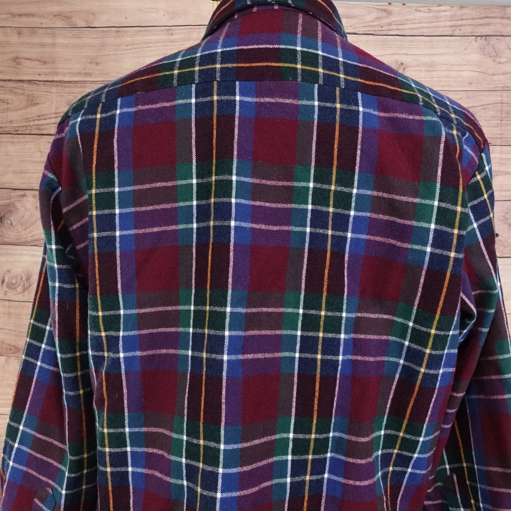 Vintage VINTAGE Tarleton Acrylic Flannel Plaid Long Sleeve Button Down Shirt L Red Mens Adult Large Plaid 1970s 80s Workwear Casual Formal Cocktails Size US L / EU 52-54 / 3 - 5 Thumbnail
