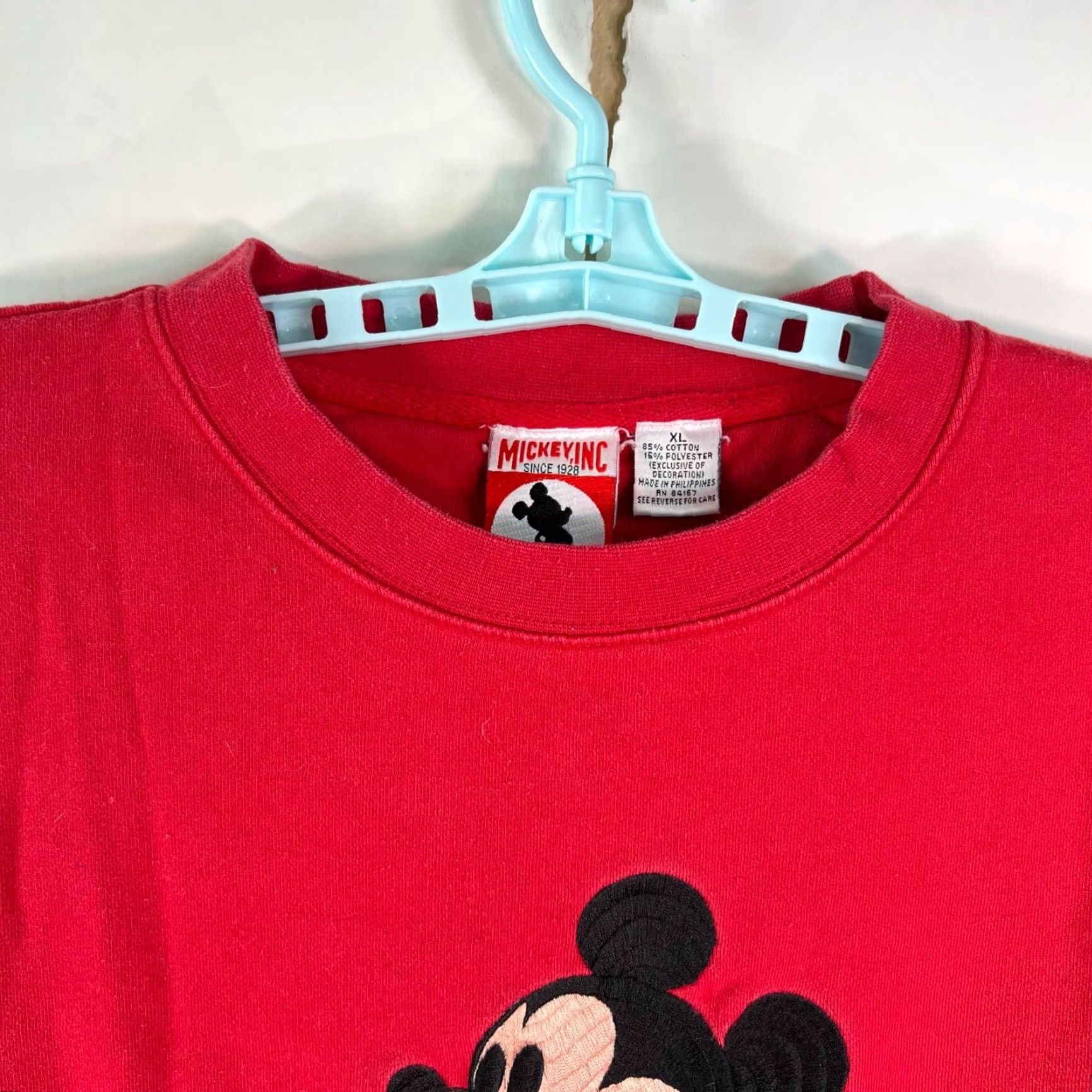 Disney VINTAGE Disney Sweatshirt Embroidered Mickey Inc Crewneck Red XL Unisex Adults Mens Womens 80s 90s Size XL / US 12-14 / IT 48-50 - 2 Thumbnail