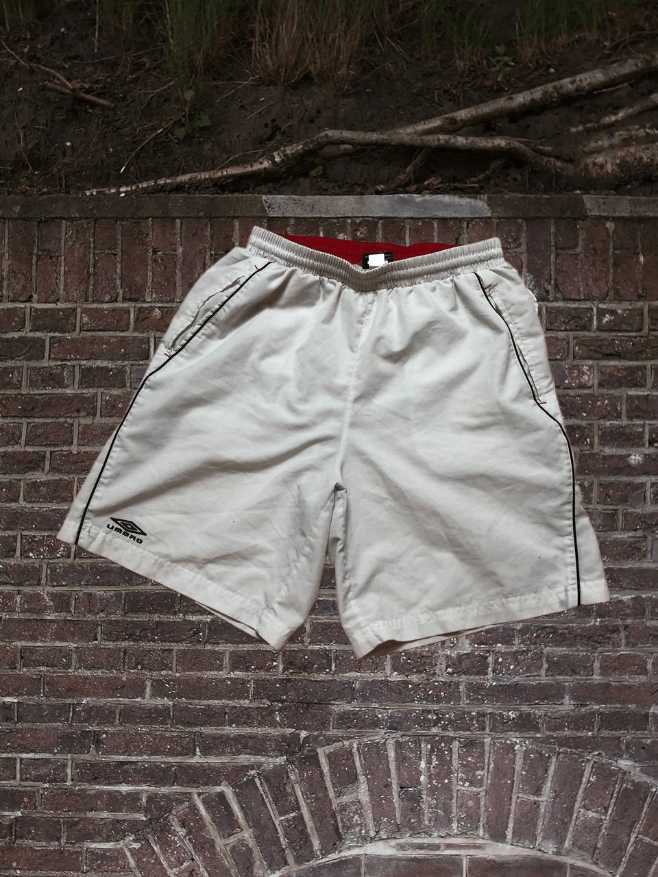 Umbro Vintage big logo Umbro white shorts crazy Y2K size M Size US 32 / EU 48 - 1 Thumbnail