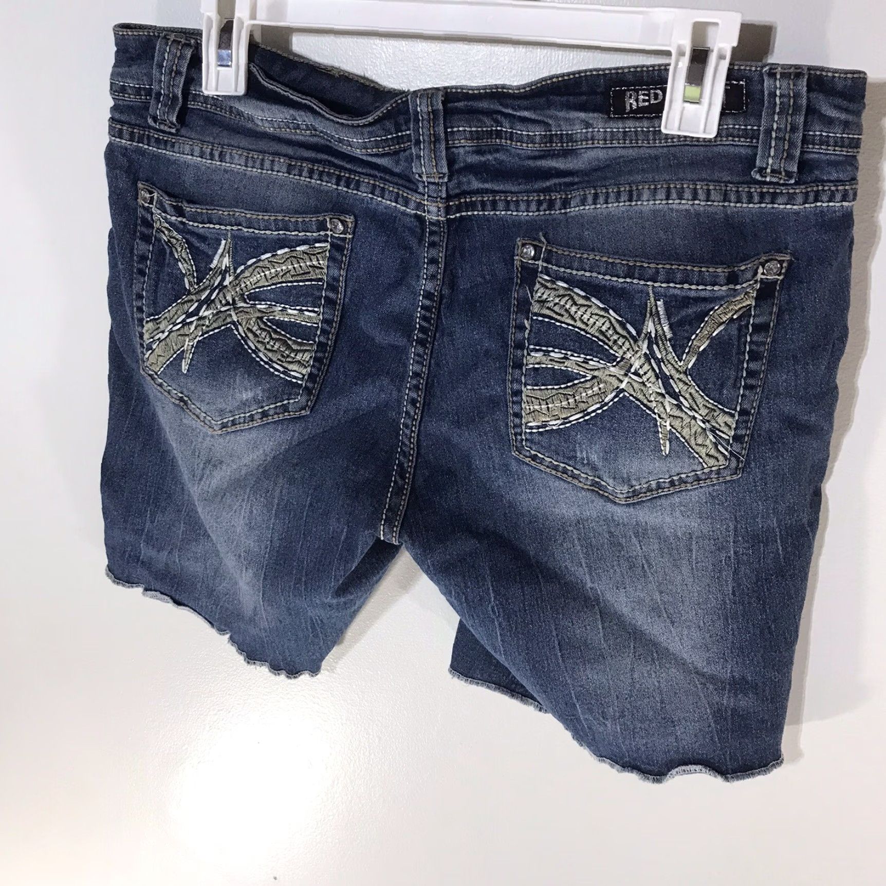 Denime VINTAGE Red Rivet Denim Shorts Womens Size 13 Distressed Rhinestones Flat Front Casual Summer Size 34" / US 12 / IT 48 - 2 Thumbnail