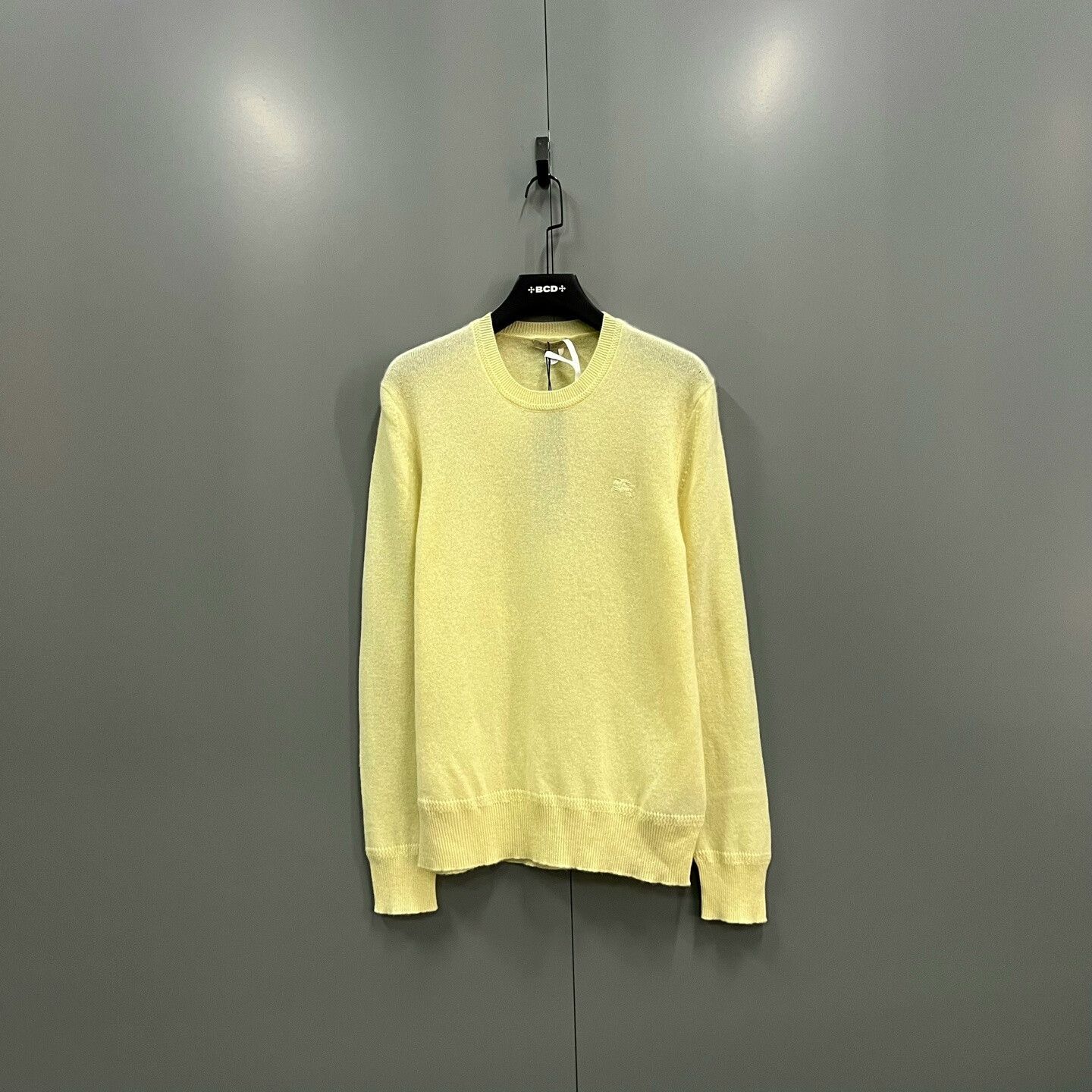 Burberry Burberry Yellow Knight Embroidery Sweater Size US L / EU 52-54 / 3 - 1 Thumbnail