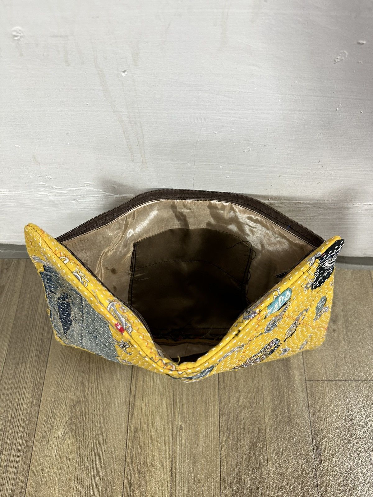 Handmade Custom Made Distressed Boro Patchwork Paisley cutch bag Size ONE SIZE - 12 Thumbnail