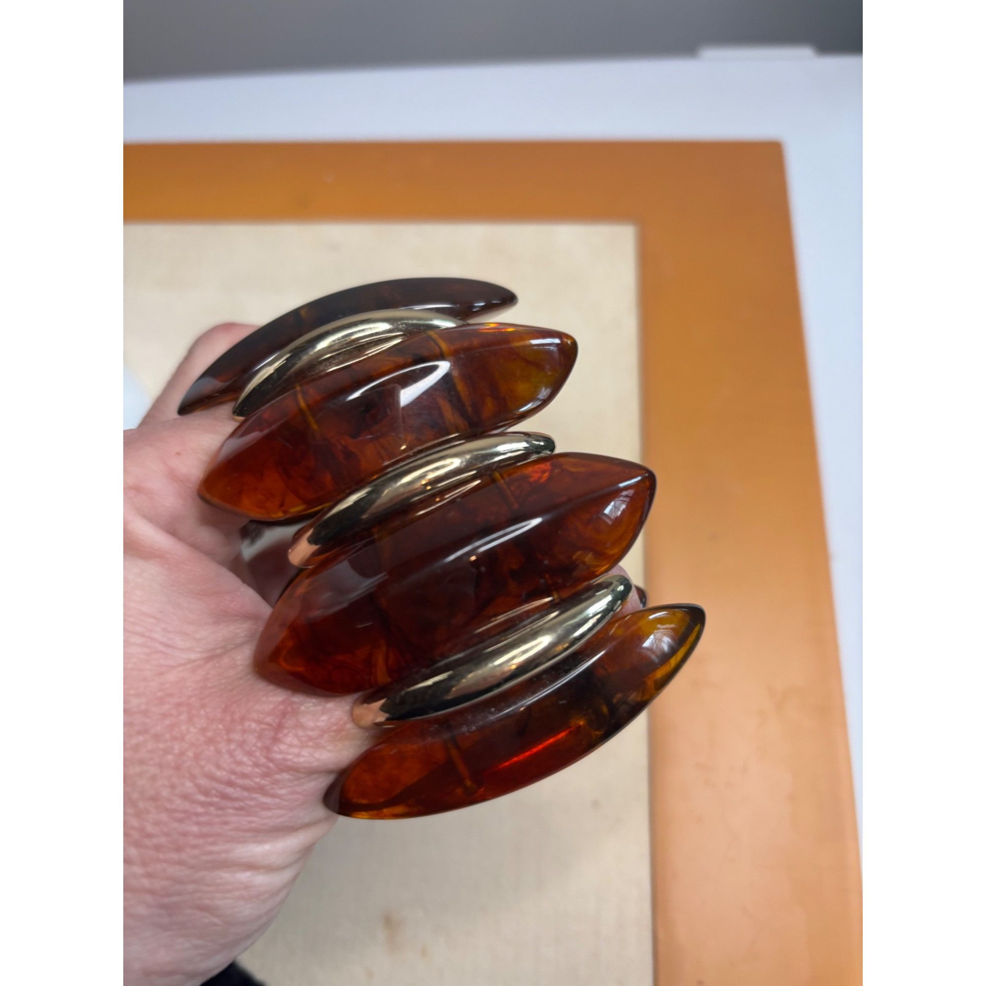 Other Vintage Amber-Style Resin & Gold-Toned Statement Bangle Brac Size ONE SIZE - 2 Thumbnail