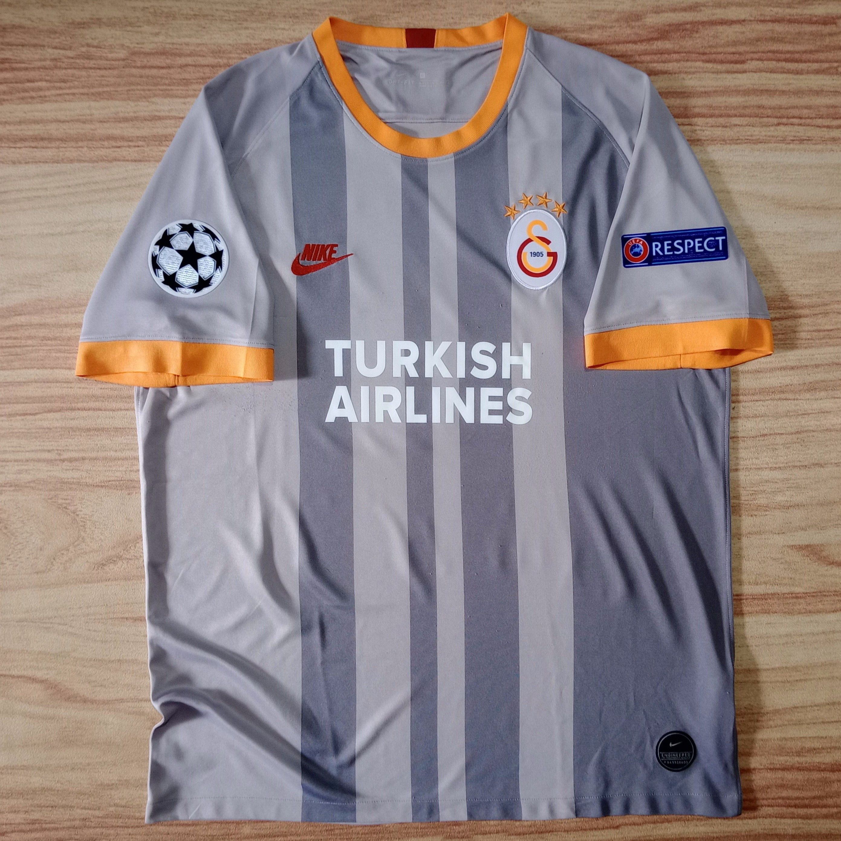 Nike Galatasaray 2019-2020 Third Jersey Falcao 9 Size US XL / EU 56 / 4 - 1 Thumbnail