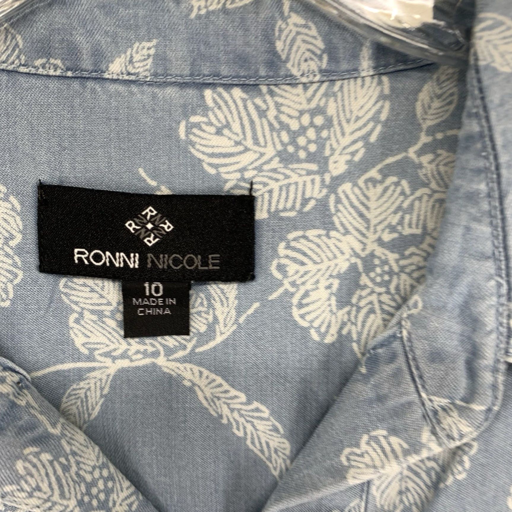 Vintage Vintage Women's Tencel Denim Shirt Light Wash Blue Casual Tunic 3/4 Sleeve Pockets Bohemian 90s Size L / US 10 / IT 46 - 3 Thumbnail