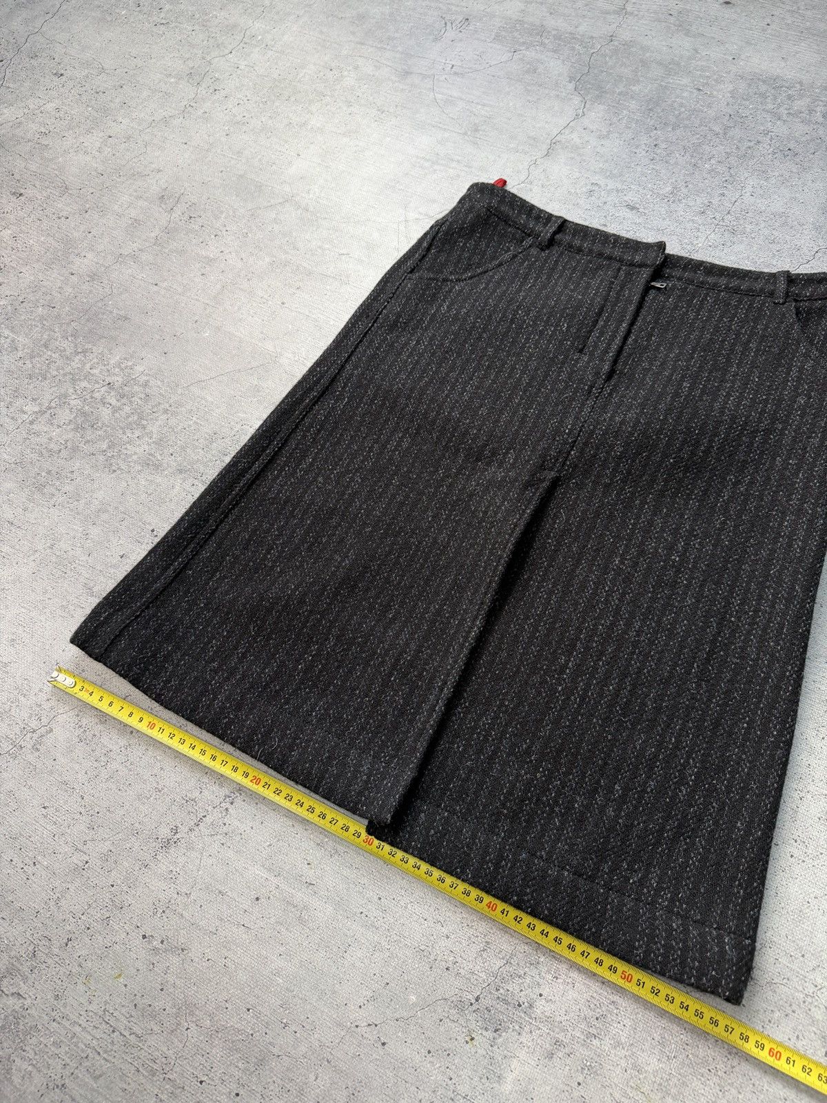 Prada Prada 2000s archive vintage midi skirt Y2K wool Size 30" / US 8 / IT 44 - 10 Thumbnail