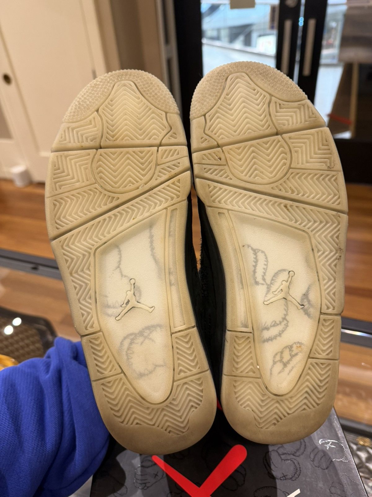 Jordan Brand × Kaws Jordan 4 Retro ‘Kaws’ Size US 9 / EU 42 - 6 Thumbnail