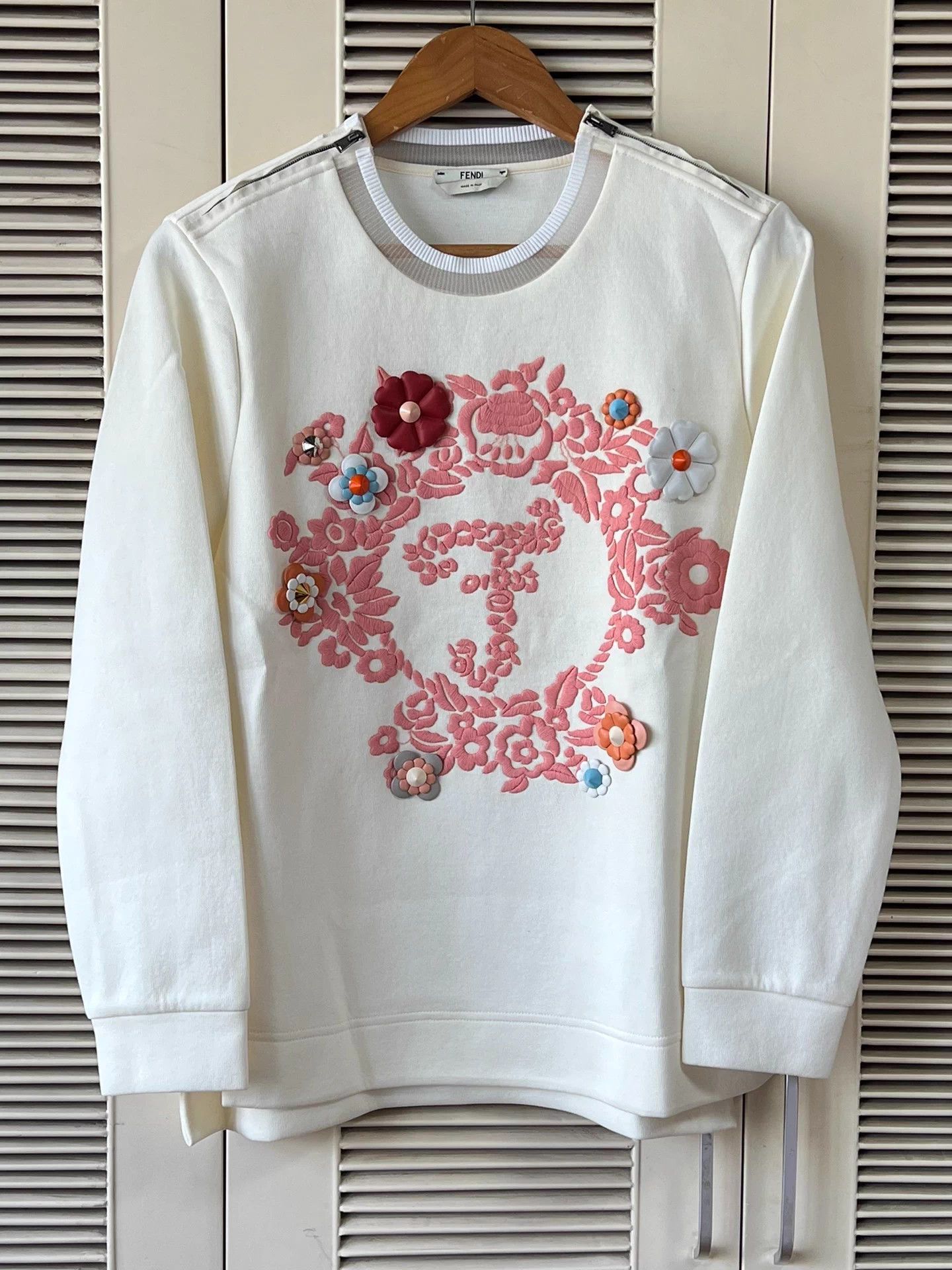 Fendi FENDI Women's White 3D Flower Embroidered Hoodie IT40 Size S / US 4 / IT 40 - 1 Thumbnail