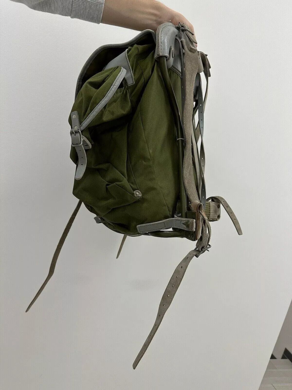 Vintage VINTAGE JAMES BOND EIGER MILITARY NORWAY ARMY BAG Backpack Size ONE SIZE - 4 Thumbnail