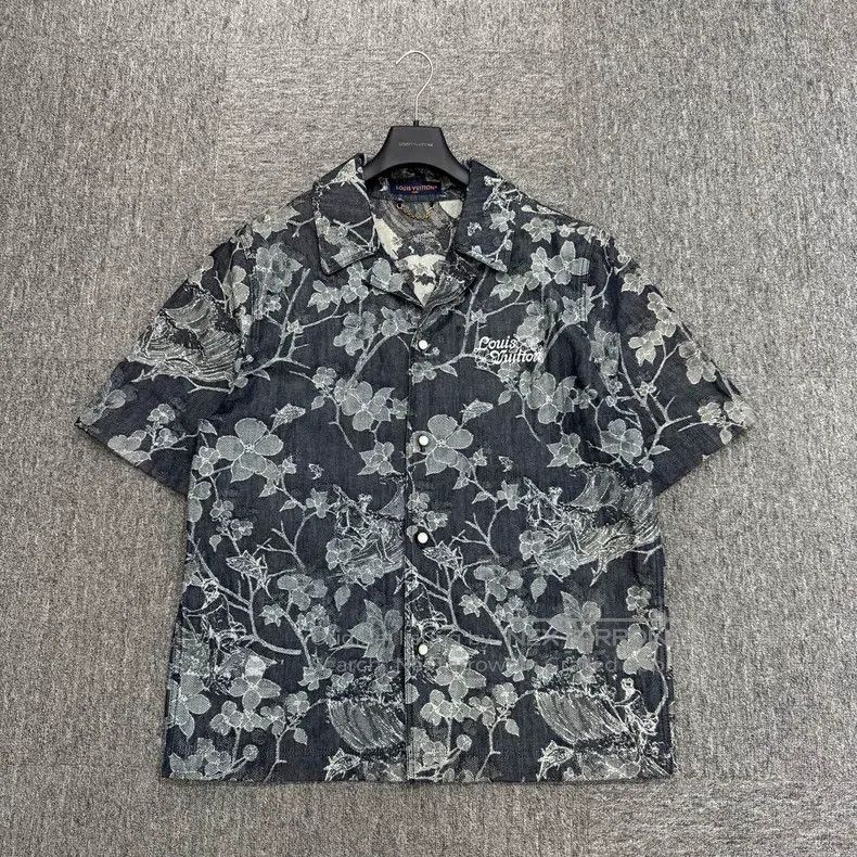 Louis Vuitton Louis Vuitton Plant embroidered denim short sleeves shirt Size US L / EU 52-54 / 3 - 1 Thumbnail
