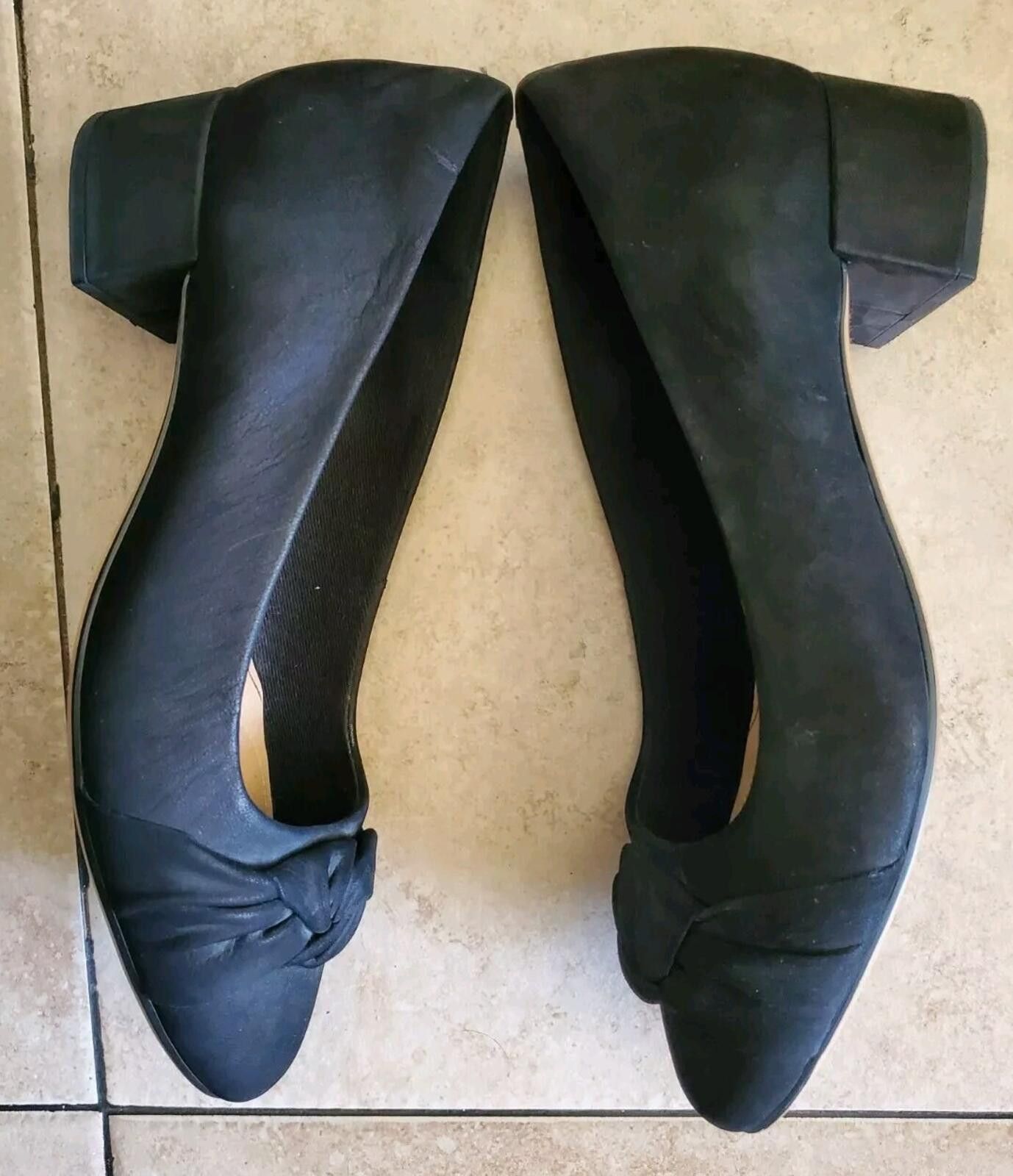 Clarks Clarks Orabella Lily Black Bow Suede Block Heel Shoes 7.5 Size US 7.5 / IT 37.5 - 6 Thumbnail