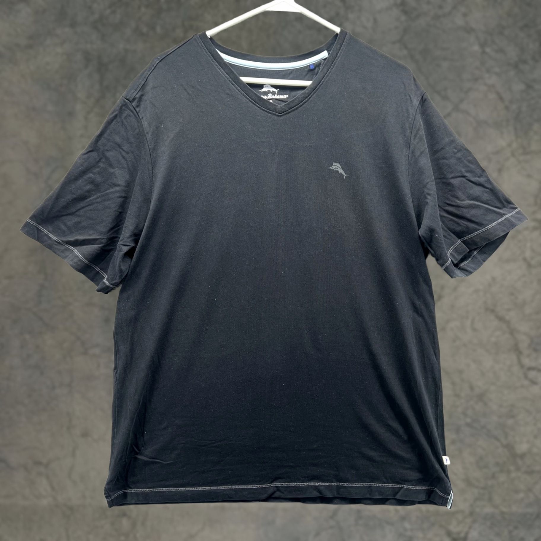 Tommy Bahama Tommy Bahama Shirt Mens Large Black Supima Cotton V-Neck Tee Tagless Soft - Mens Short Sleeve T-Shirt - Embroidered Marlin Logo - Regular Fit Size US L / EU 52-54 / 3 - 1 Thumbnail