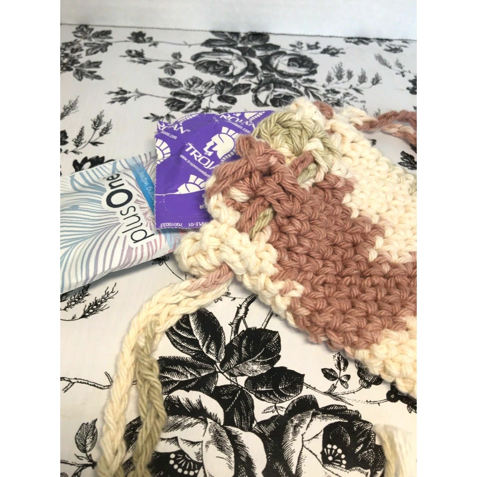 Greats Handmade Crochet Small Bag Great For Cellphone Money Keys Pouch Size ONE SIZE - 5 Thumbnail