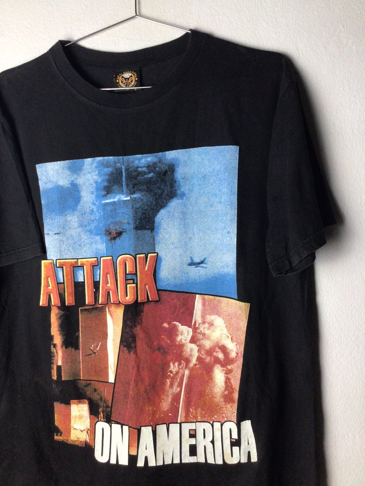 Iceberg × Rap Tees Attack on america 90-00's Size US L / EU 52-54 / 3 - 1 Thumbnail