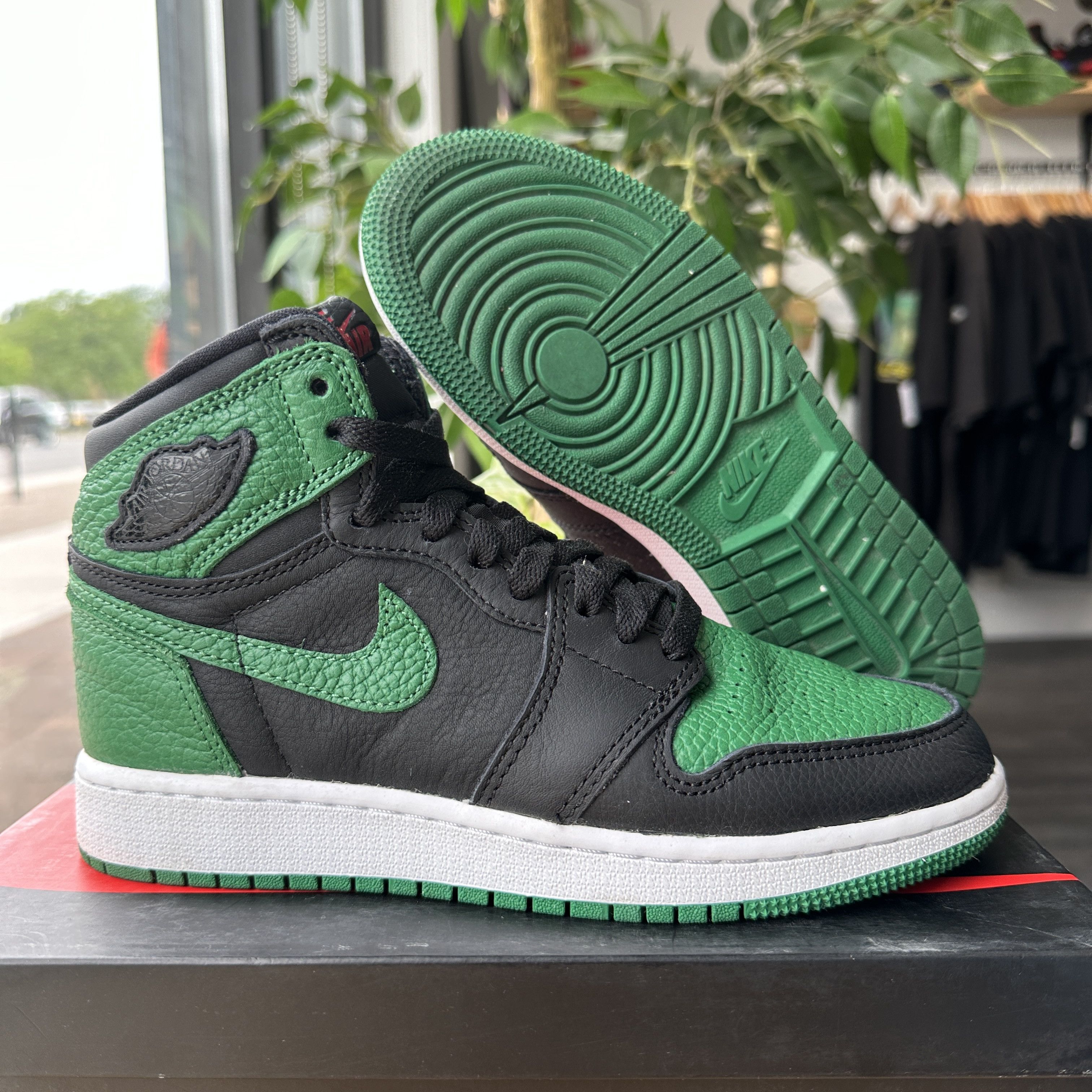 Jordan Brand Air Jordan 1 High Size US 5.5 / IT 35.5 - 1 Thumbnail
