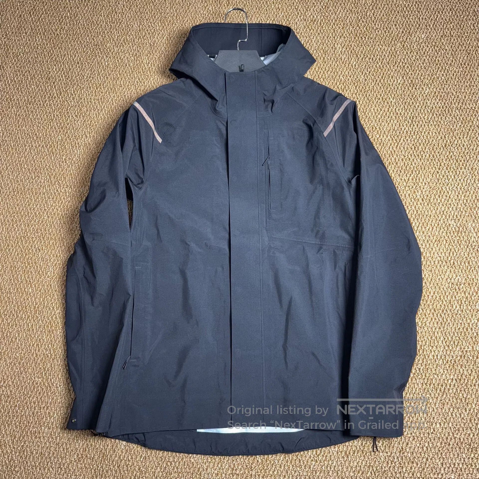 Japanese Brand lululemon LAB Calyx Men's Waterproof Jacket. Size US M / EU 48-50 / 2 - 1 Thumbnail