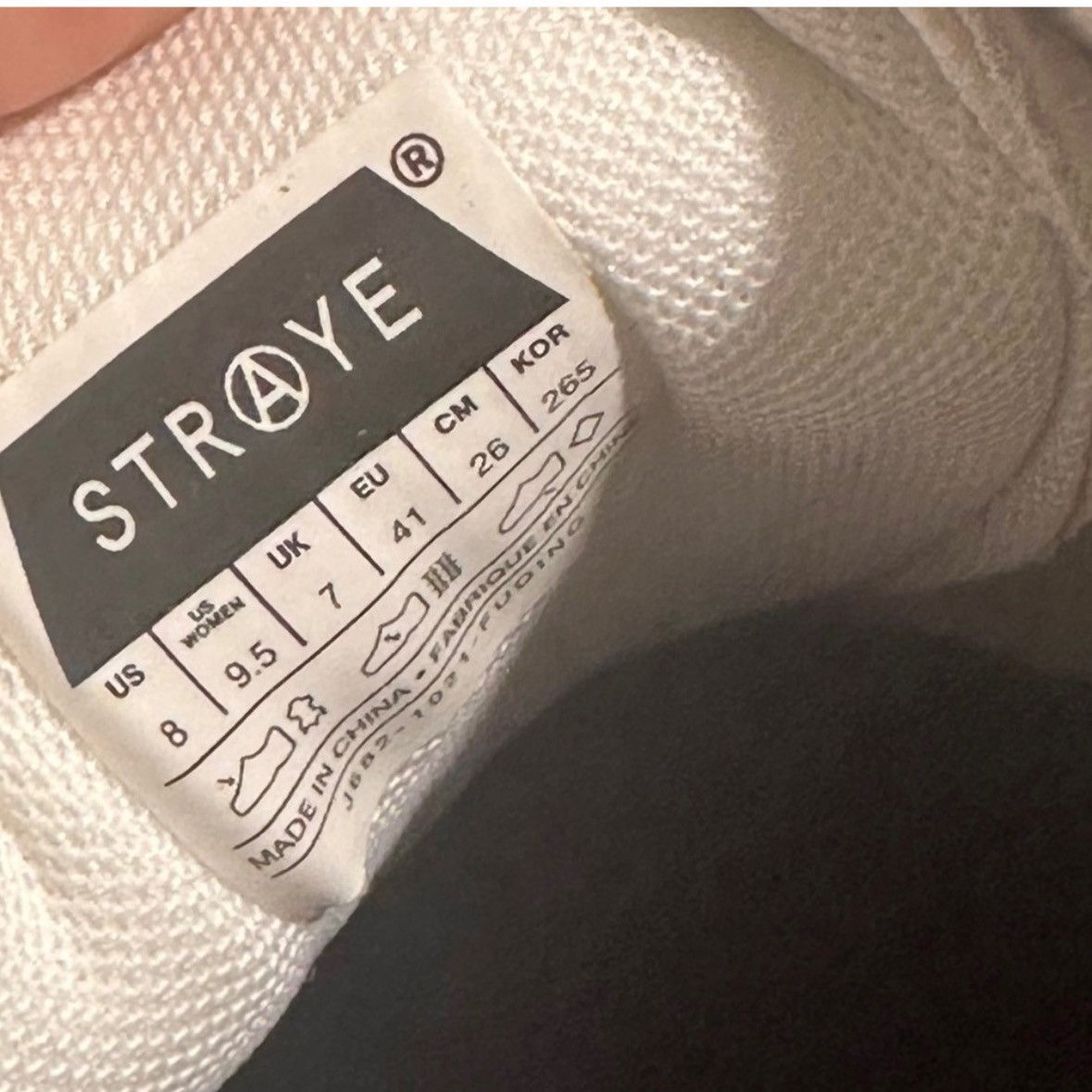 STRAYE Straye Logan Flame Cream Rainbow Sneaker Skate Shoe Unisex Size US 8 / EU 41 - 2 Thumbnail