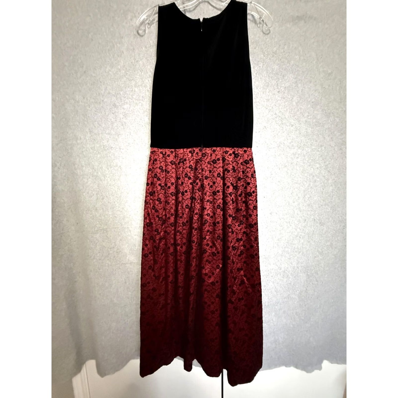 Velvet Karin Stevens Dress Womens 10P Red Petite Black Velvet Floral Maxi Formal Gown Size L / US 10 / IT 46 - 7 Thumbnail