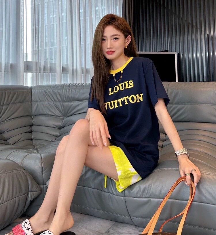 Louis Vuitton Louis Vuitton Dark blue logo monogrammed cotton crewneck T Size L / US 10 / IT 46 - 8 Thumbnail