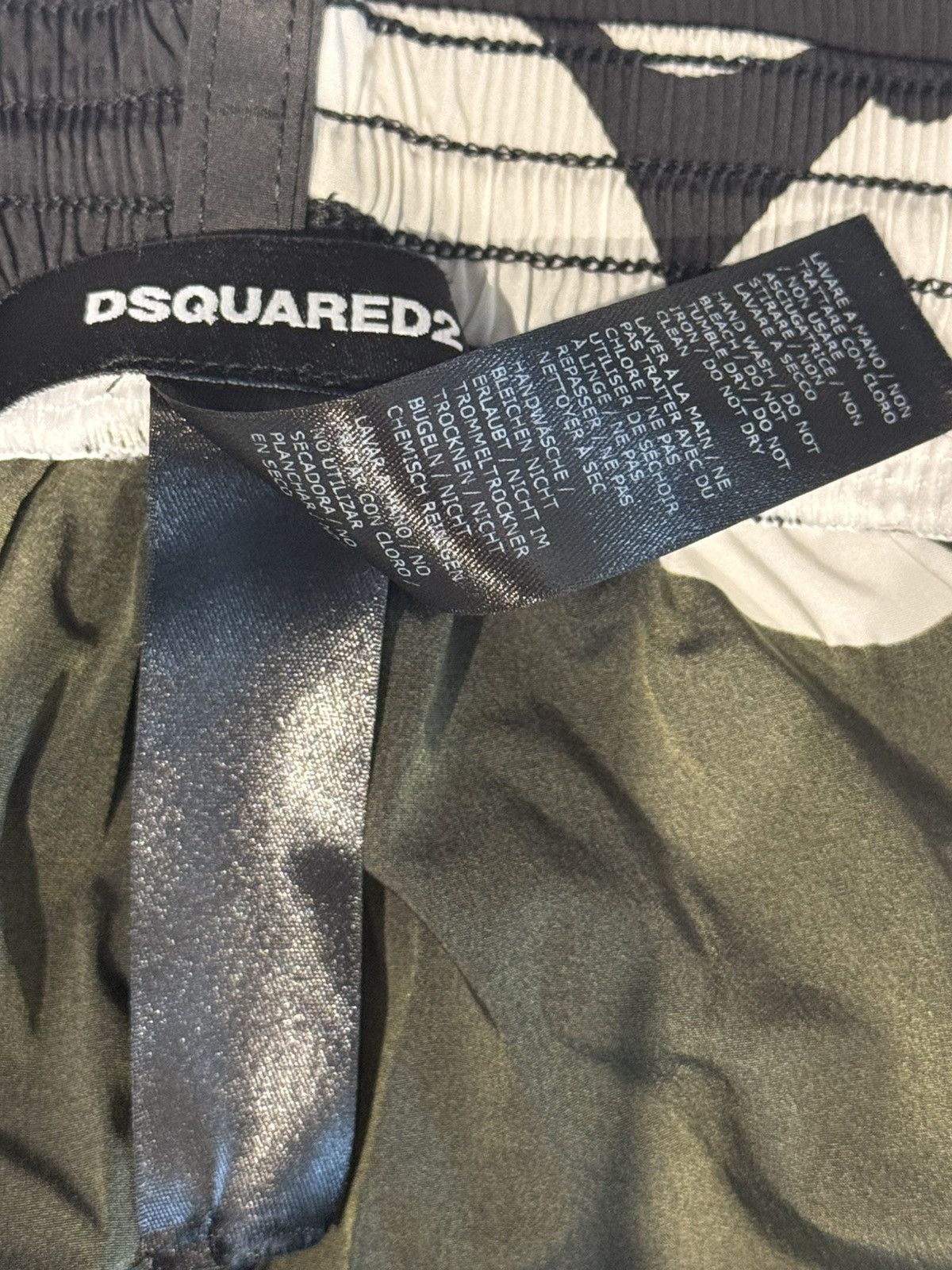 Dsquared2 Dsquared2 DSQ2 Swim Shorts Black/White Mens Size : 50 - L Size US 42 / EU 58 - 7 Thumbnail